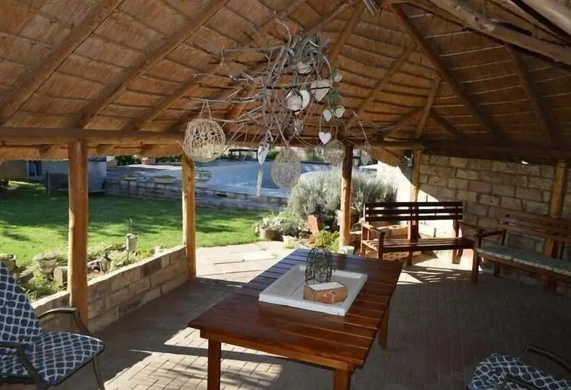 スタンダード４人部屋, Ladybrand Khaya Farm Lodge