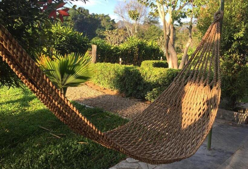 キングサイズベッドのスタンダードルーム, Mek Kiri Riverkwai Resort Sha