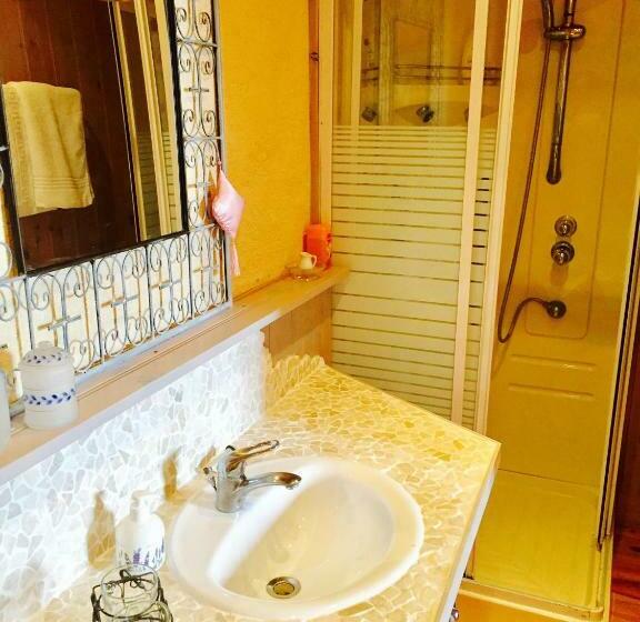 标准间, Aux Caprices Des Dieux