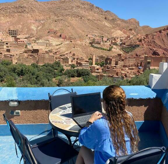 غرفة قياسية ثلاثية, Labyrinth Kasbah Dades