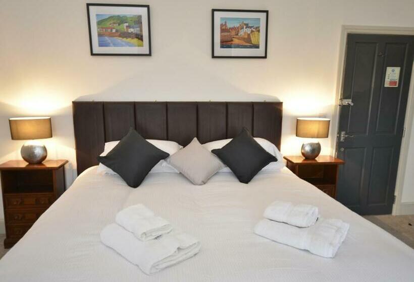 غرفة سوبيريور سرير كينج, The Chapel House