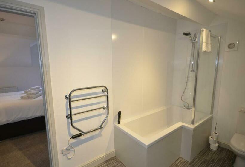 غرفة قياسية سرير كينج, The Chapel House