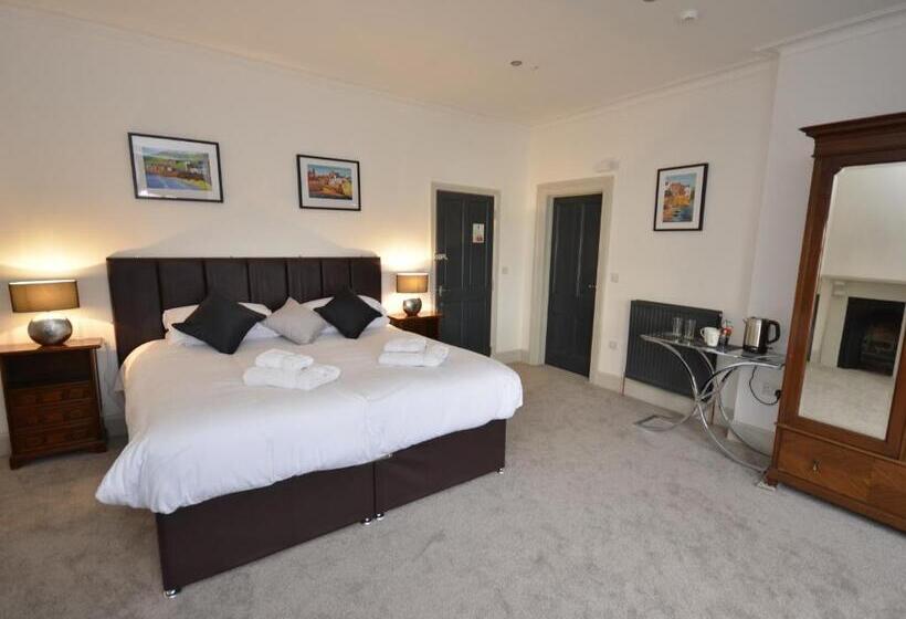 جناح سرير كينج, The Chapel House