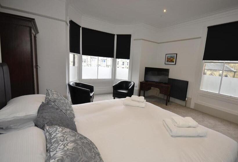 جناح سرير كينج, The Chapel House