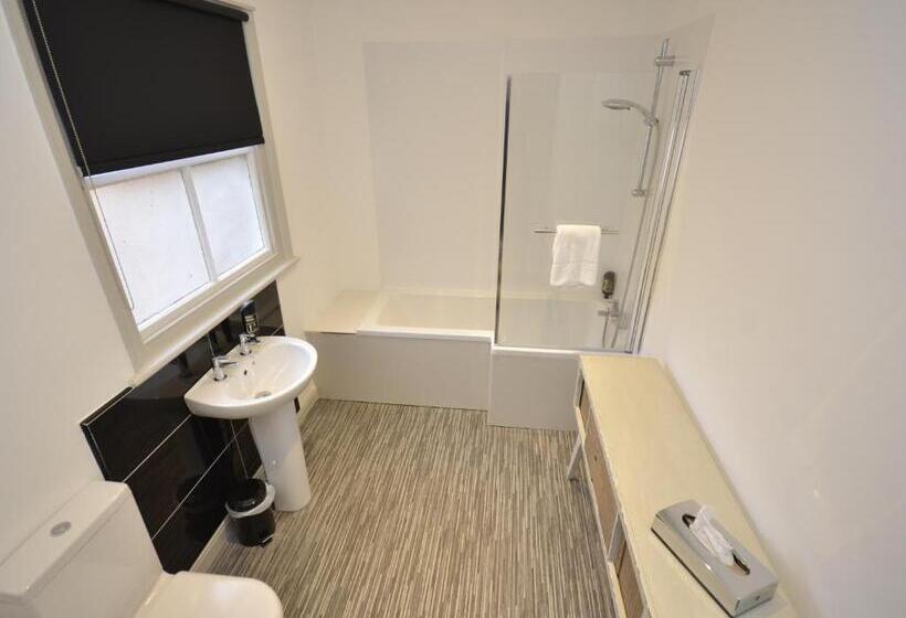 غرفة سوبيريور, The Chapel House