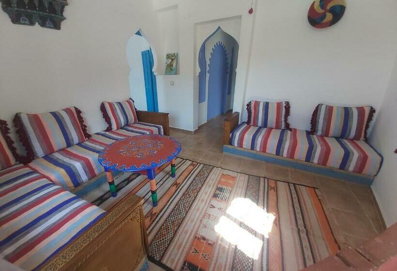 سوییت خانوادگی, Casa Blue Star