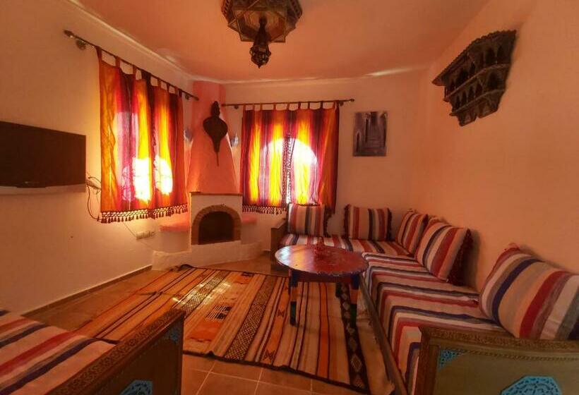 سوییت خانوادگی, Casa Blue Star