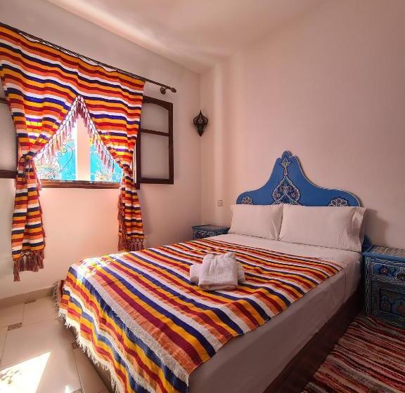 استودیوی استاندارد, Casa Blue Star