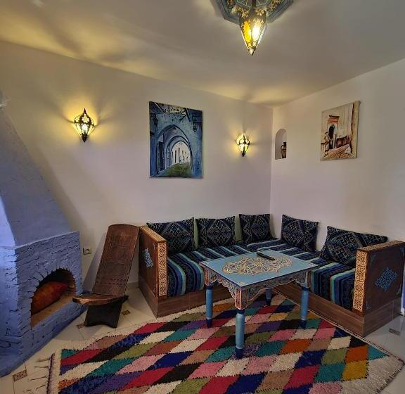 استودیوی استاندارد, Casa Blue Star