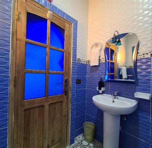 اتاق استاندارد سه نفره, Casa Blue Star