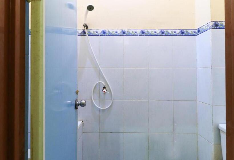 غرفة قياسية, Erysa Juanda