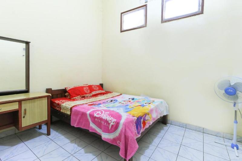 غرفة قياسية, Erysa Juanda