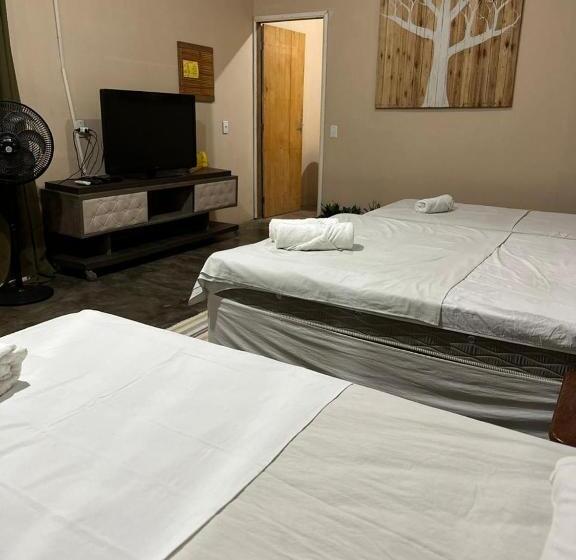 スタンダード４人部屋, Urumajó