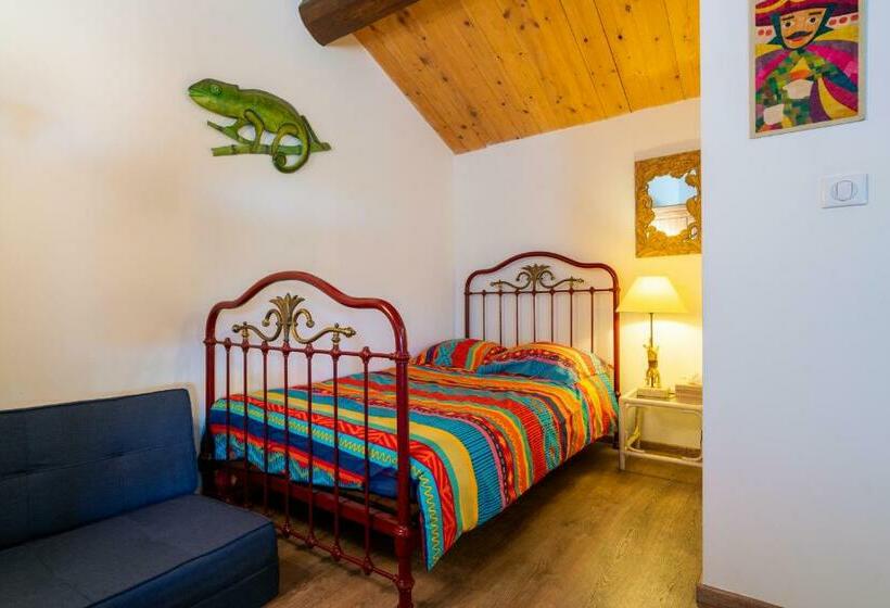 패밀리 룸, Le Vieux Nayeu