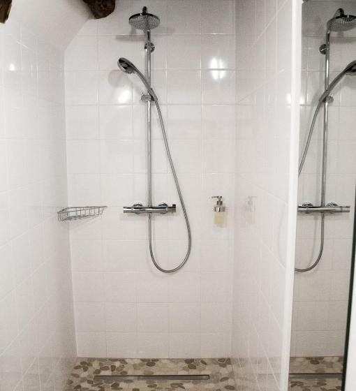 디럭스 룸, Unter Der Linde