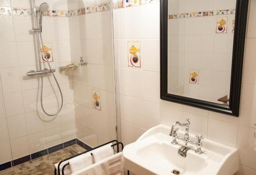 패밀리 룸 가든 전망, Unter Der Linde