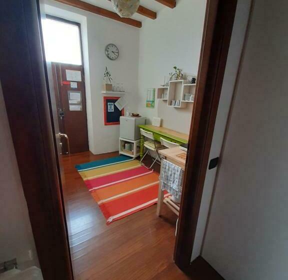 חדר משפחתי, In Corte Al Laghetto