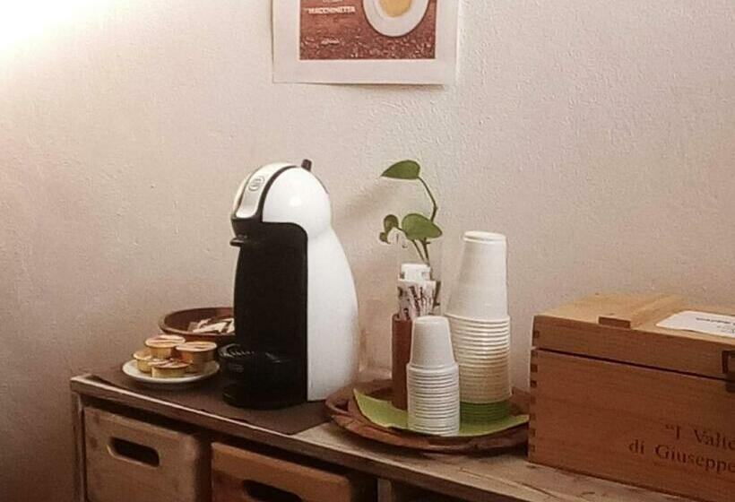 חדר משפחתי, In Corte Al Laghetto