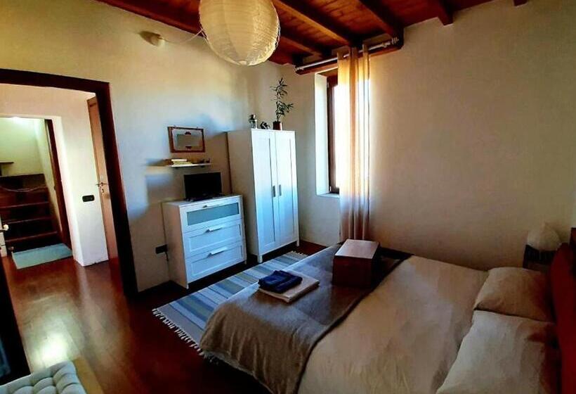 חדר משפחתי, In Corte Al Laghetto