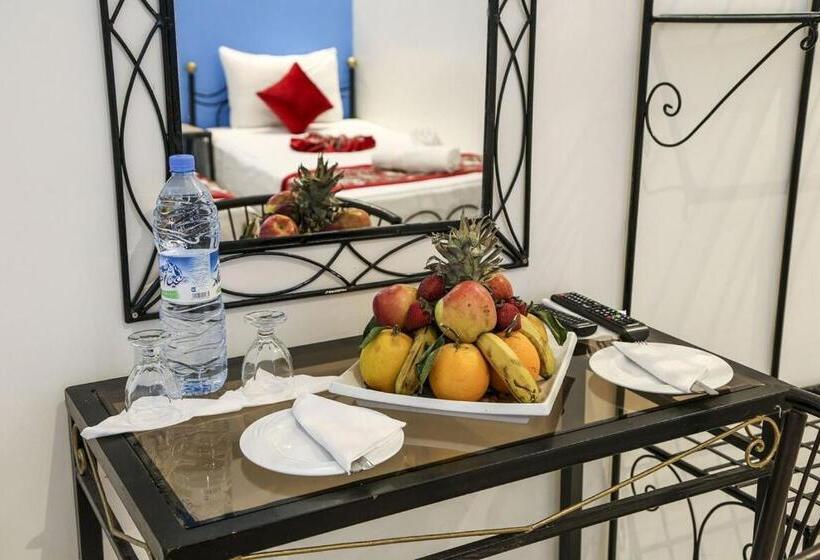 اتاق استاندارد سه نفره, La Pomme Zaida