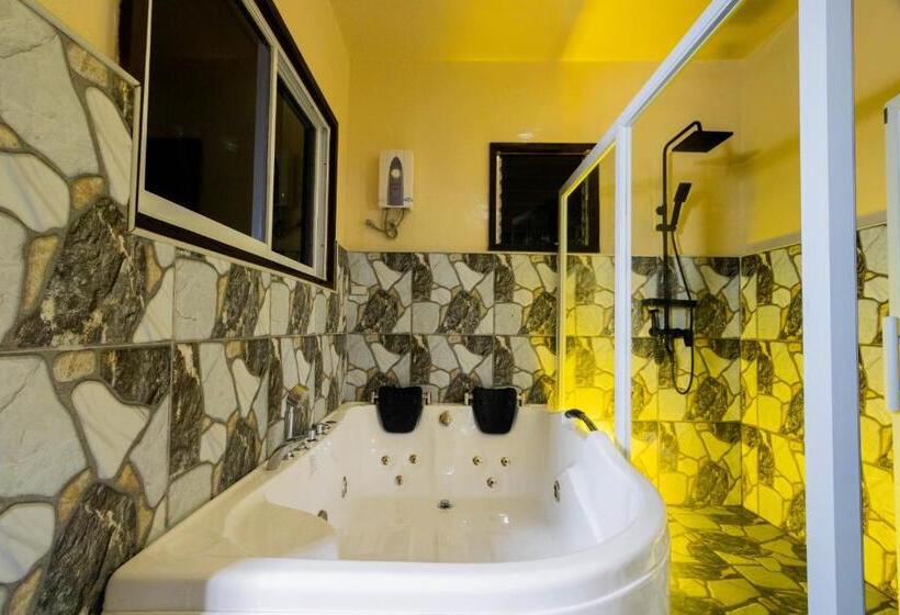 سوئیت با تخت بزرگ, Loboc Cool River Resort