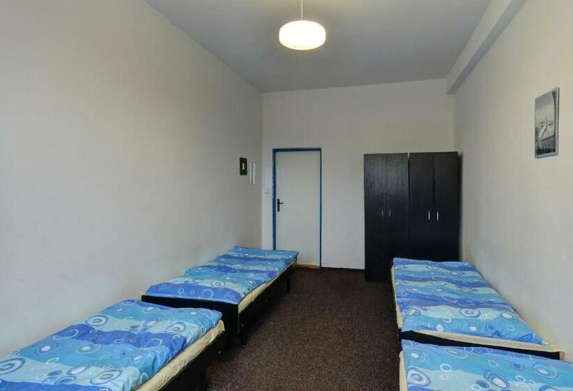 标准四人间共用浴室, Sporthotel Bk Pod Lipou