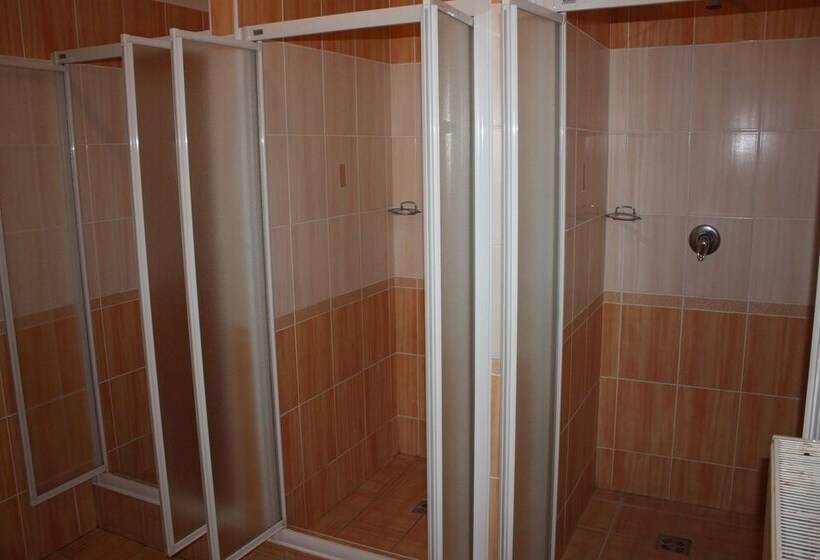 标准四人间共用浴室, Sporthotel Bk Pod Lipou