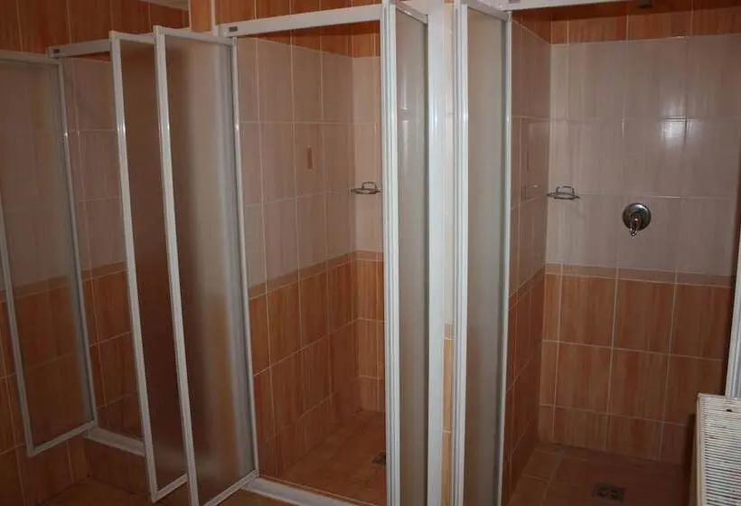 浴室共有スタンダード4人用ルーム, Sporthotel Bk Pod Lipou