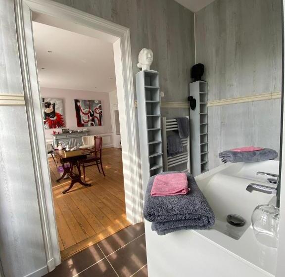 Номер Deluxe, Le Château De Courmelois