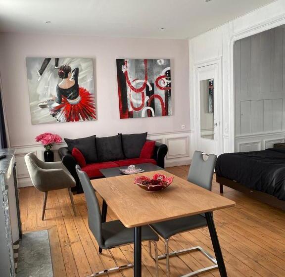 Номер Deluxe, Le Château De Courmelois