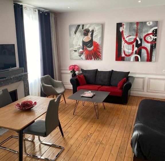 Номер Deluxe, Le Château De Courmelois