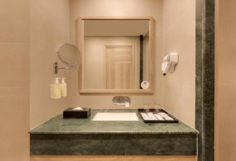 חדר סופריור עם נוף להרים, Lemon Tree Hotel Tapovan Rishikesh