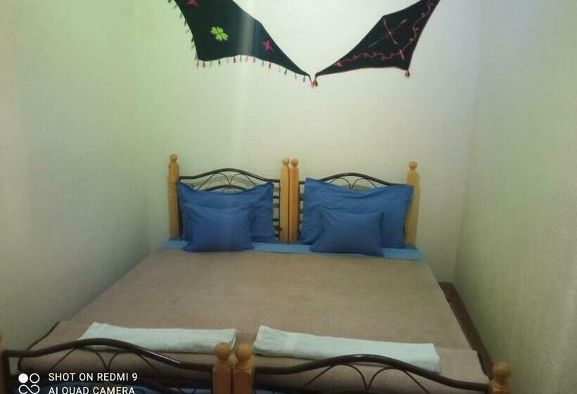 Номер Стандарт, Riad Assia Foum Zguid