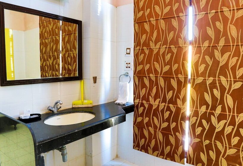 غرفة تنفيذية, Gulmohar Sariska Resort