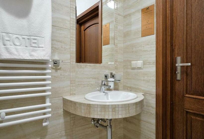 Номер Стандарт, Pałac Poledno