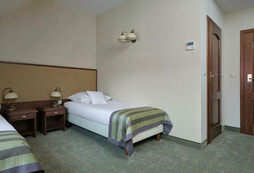 Номер Стандарт, Pałac Poledno