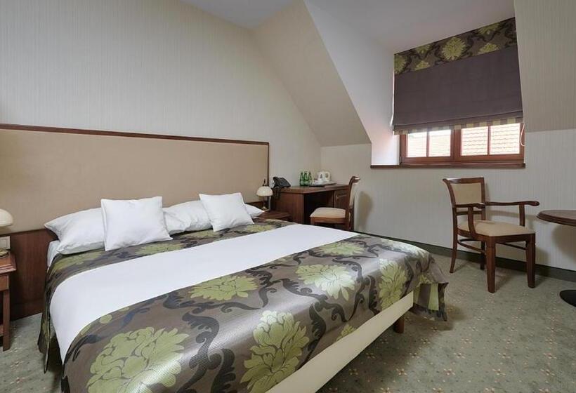 Номер Deluxe, Pałac Poledno