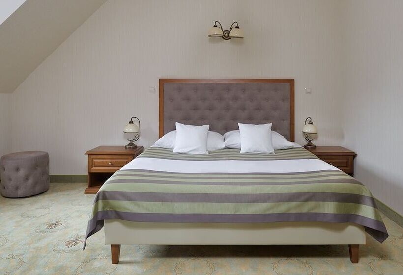 Апартаменты 1 Спальня, Pałac Poledno