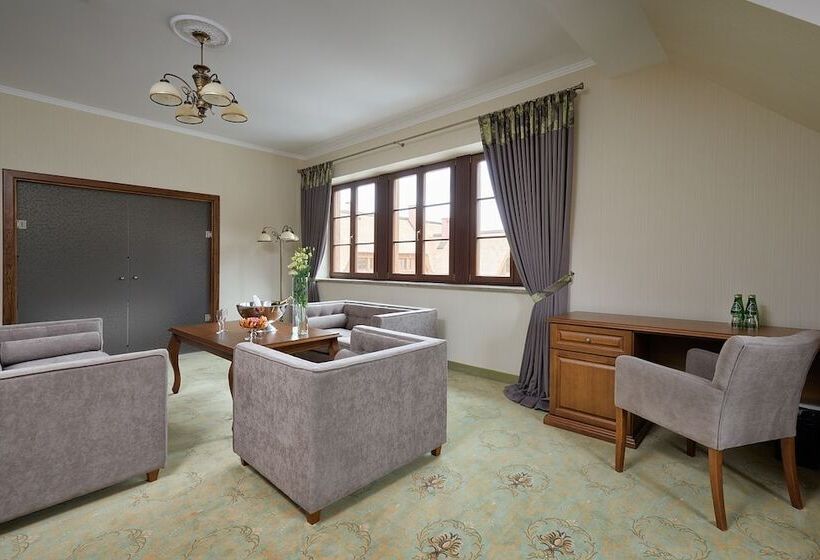 Апартаменты 1 Спальня, Pałac Poledno