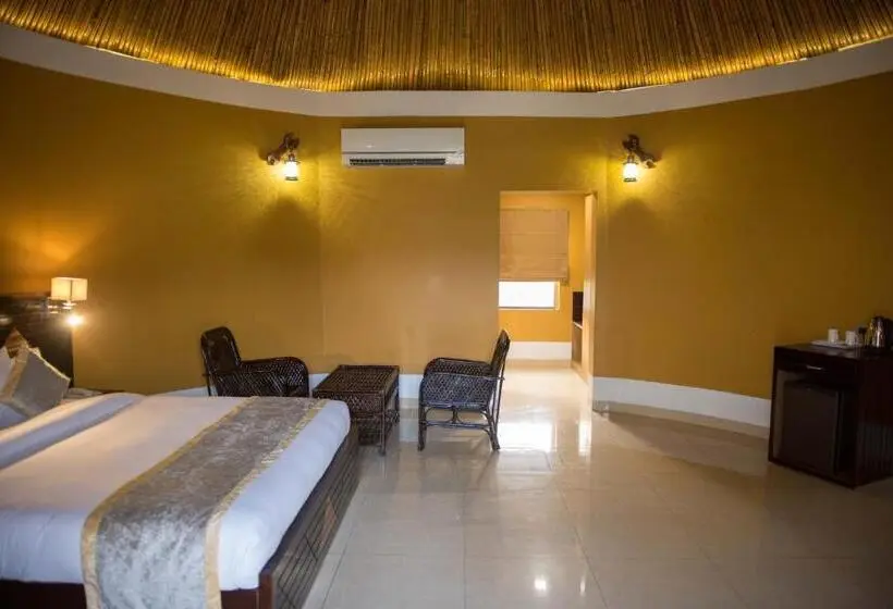 キングサイズベッドのデラックスルーム, Sun Hotel And Resort, Mount Abu