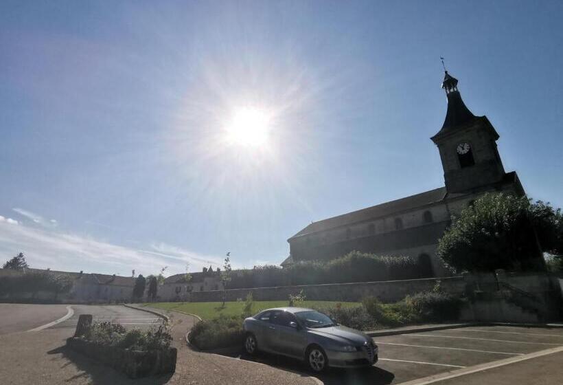Номер Стандарт, Presbytere