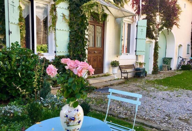 חדר סופריור, Presbytere