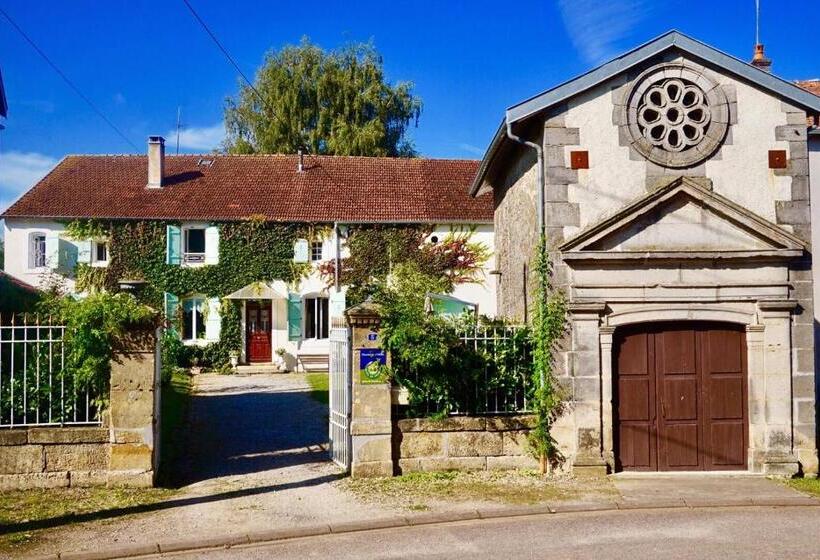 חדר סופריור, Presbytere