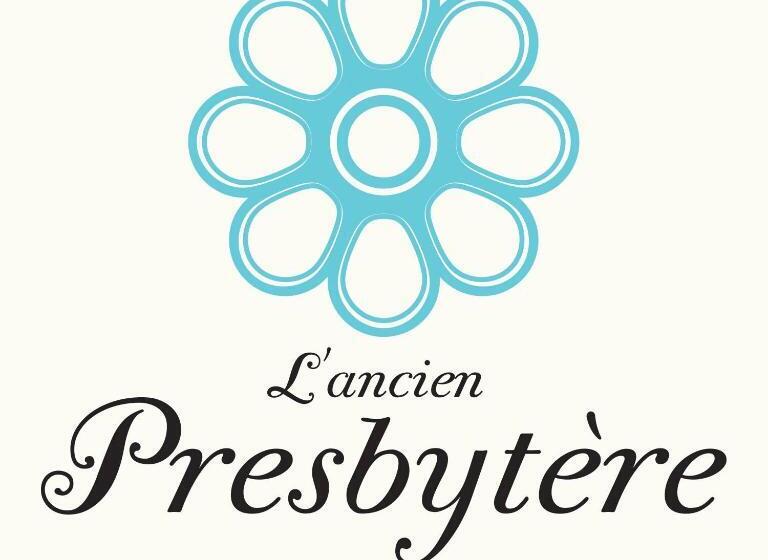 חדר סופריור, Presbytere