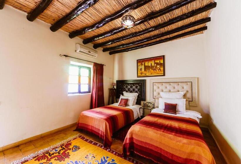Трехместный Номер Стандарт Вид на Бассейн, Kasbah Alili