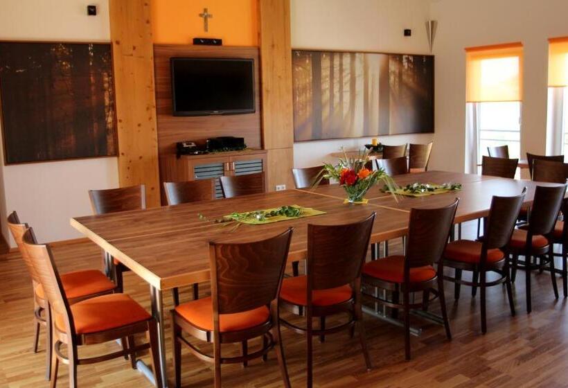 آپارتمان دوبلکس 1 خوابه, Schnatterhof