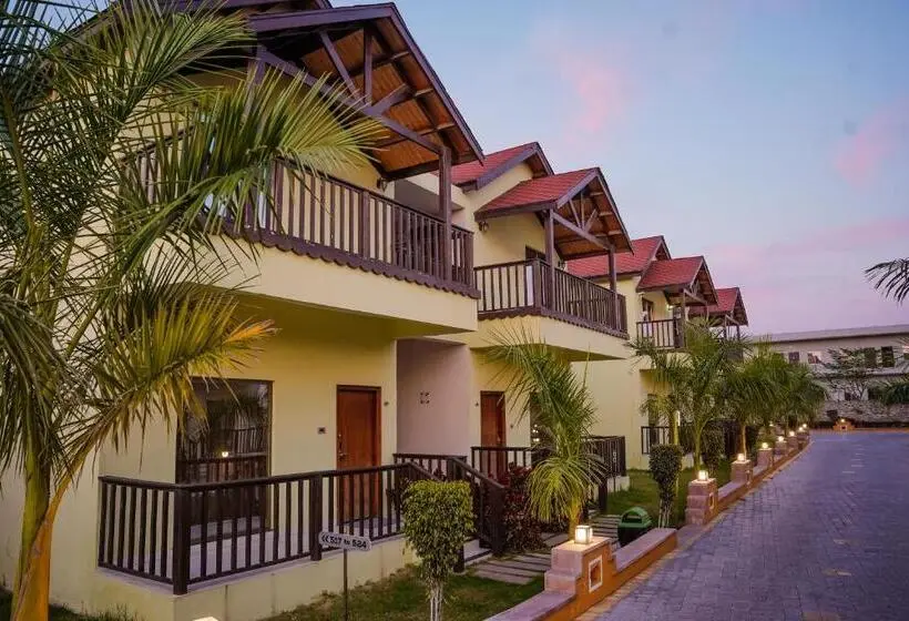 キングサイズベッドのスタンダードルーム, Sun Hotel And Resort, Mount Abu