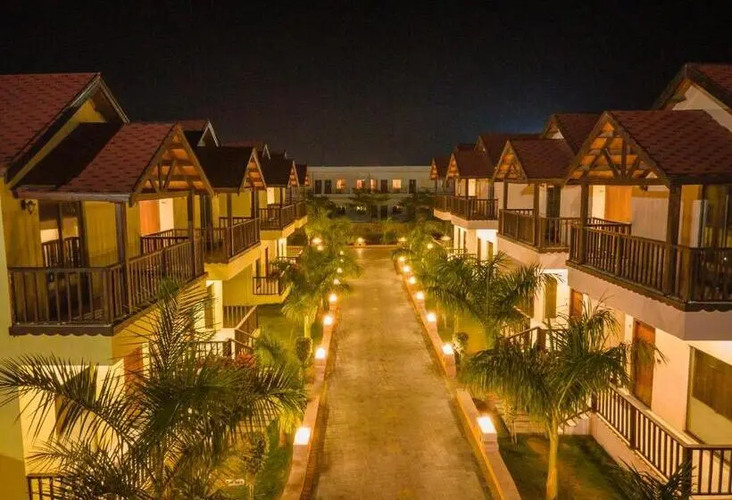キングサイズベッドのスタンダードルーム, Sun Hotel And Resort, Mount Abu