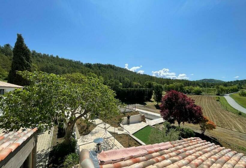 스탠다드 룸, Domaine De Prefaissal