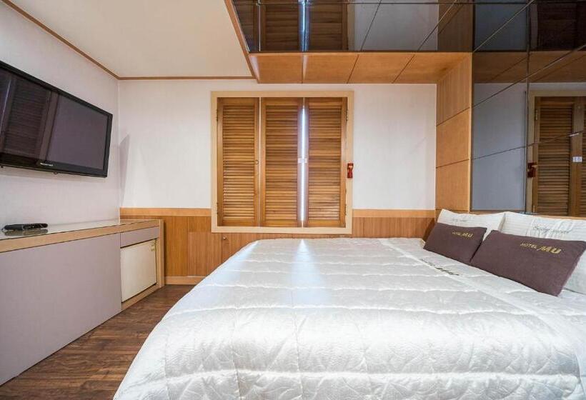 豪华房间, Sasang J